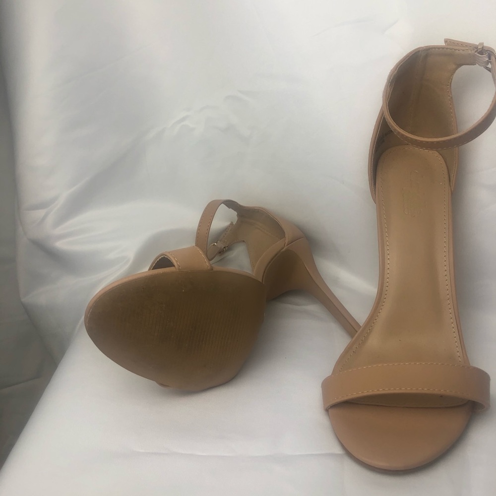 Shoes - Picture 2 of 3